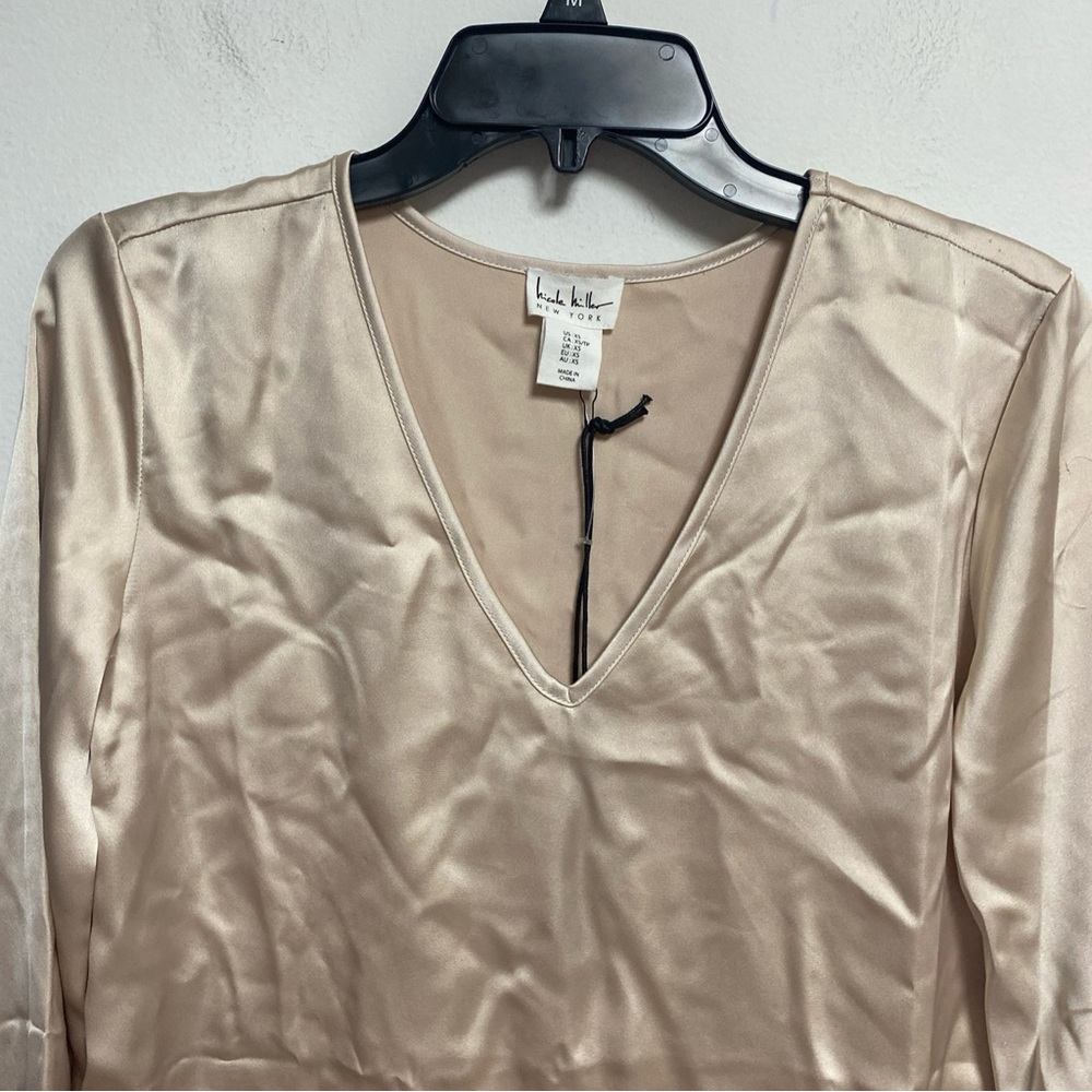 Nicole Miller Womens Tan long sleeve V Neck Blouse Size XS - Picture 2 of 6